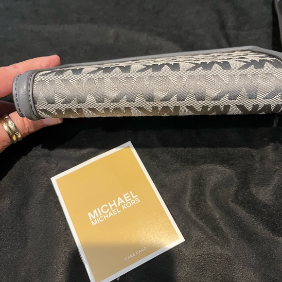 Brand New with tags MICHAEL Michael Kors Gray Wallet - Picture 2 of 5